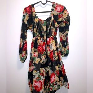 Floral dress size small. No brand